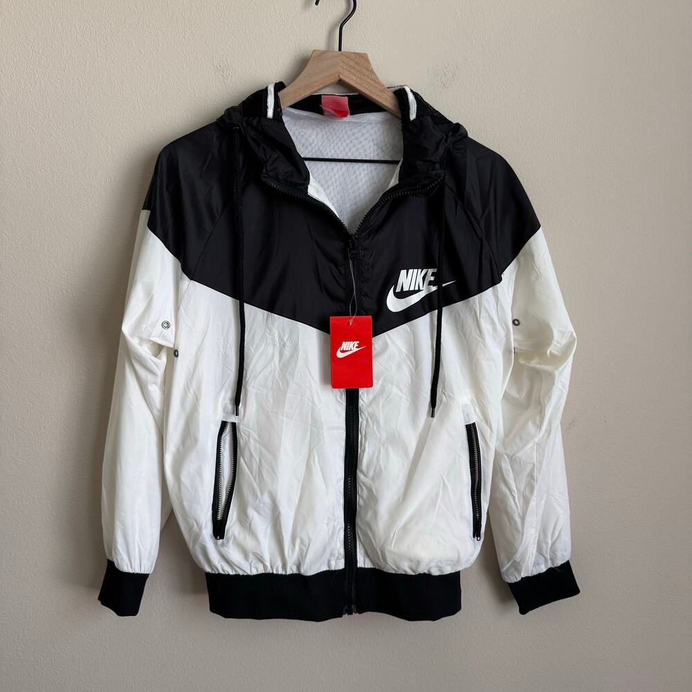 NWT Nike Womens Black White Windrunner Windbreaker Full Zip Jacket Size Medium